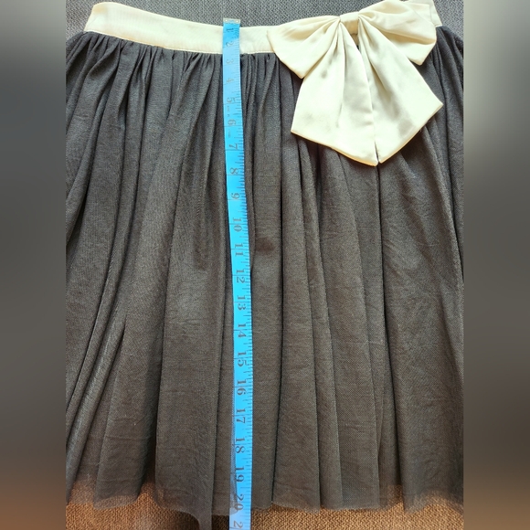Forever 21 Black Tulle Skirt w/White Waist and Bow Size Medium from 2011 - Picture 7 of 8